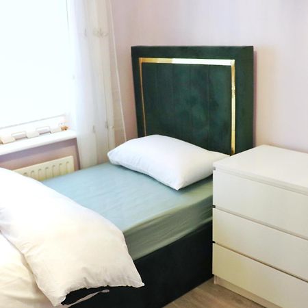 Deluxe Dwelling - 15 Mins From Cork City/Airportアパートメント エクステリア 写真